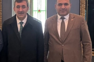 Tiysat - Biyosen Cumhurbaşkanı Yardımcımız Cevdet YILMAZ ile Millet Camisinde bir araya geldik.